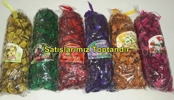 Renkli kurutulmuş gül yaprağı